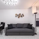 Daire Calle Dinamarca 3 , Beautiful One Bedroom Appartment, Recently Renovated, 1 Min From Locos Torrevieja