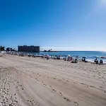 Calle Dinamarca 3 , Beautiful One Bedroom Appartment, Recently Renovated, 1 Min From Locos * Torrevieja