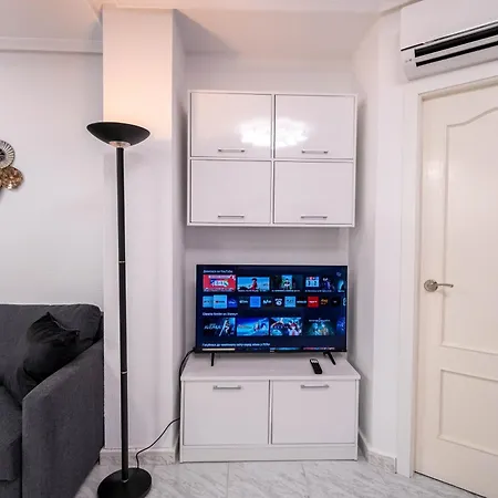 Calle Dinamarca 3 , Beautiful One Bedroom Appartment, Recently Renovated, 1 Min From Locos Апартаменты