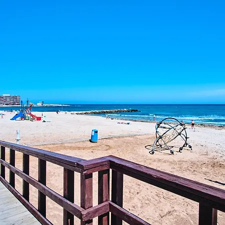 Апартаменты Calle Dinamarca 3 , Beautiful One Bedroom Appartment, Recently Renovated, 1 Min From Locos Торевьиа