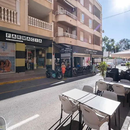Calle Dinamarca 3 , Beautiful One Bedroom Appartment, Recently Renovated, 1 Min From Locos Торевьиа