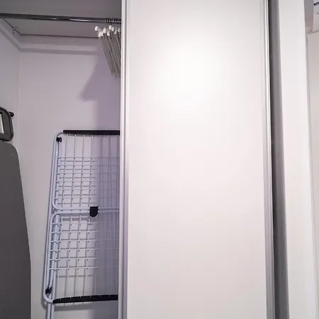 Calle Dinamarca 3 , Beautiful One Bedroom Appartment, Recently Renovated, 1 Min From Locos Апартаменты Торевьиа