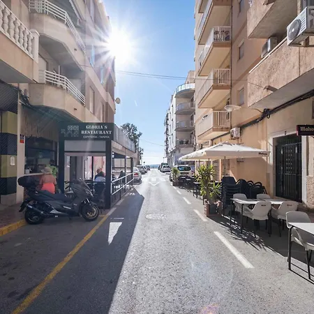Calle Dinamarca 3 , Beautiful One Bedroom Appartment, Recently Renovated, 1 Min From Locos Апартаменты