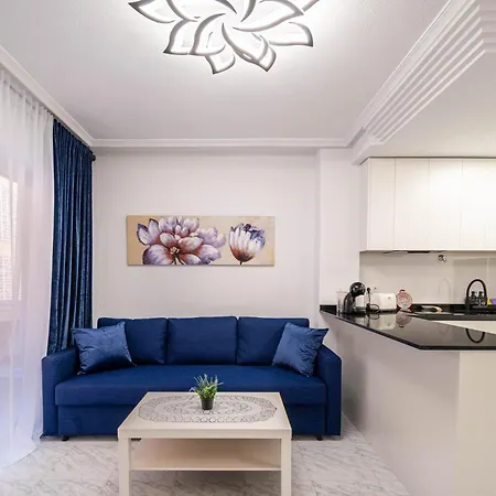 Апартаменты Calle Dinamarca 3 , Beautiful One Bedroom Appartment, Recently Renovated, 1 Min From Locos