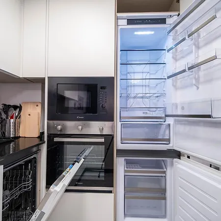 Calle Dinamarca 3 , Beautiful One Bedroom Appartment, Recently Renovated, 1 Min From Locos Апартаменты