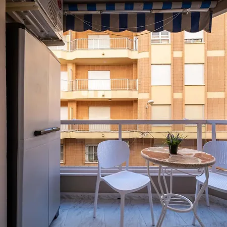 Calle Dinamarca 3 , Beautiful One Bedroom Appartment, Recently Renovated, 1 Min From Locos Апартаменты *
