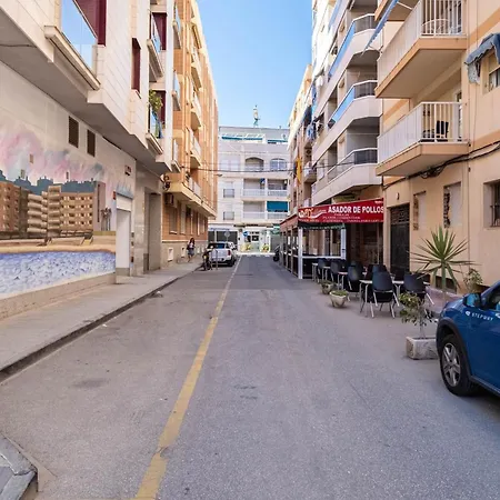 Calle Dinamarca 3 , Beautiful One Bedroom Appartment, Recently Renovated, 1 Min From Locos Апартаменты Торевьиа