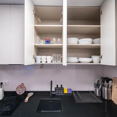 Calle Dinamarca 3 , Beautiful One Bedroom Appartment, Recently Renovated, 1 Min From Locos Апартаменты *