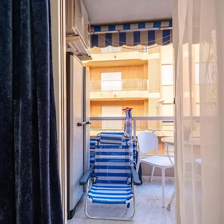 Апартаменты Calle Dinamarca 3 , Beautiful One Bedroom Appartment, Recently Renovated, 1 Min From Locos Торевьиа