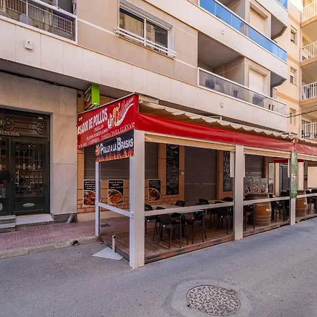 Daire Calle Dinamarca 3 , Beautiful One Bedroom Appartment, Recently Renovated, 1 Min From Locos